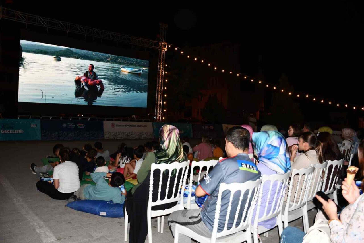 Samsun Büyükşehir Belediyesi’nin ilçelerde düzenlediği Açık Hava Sinema Geceleri, Vezirköprü