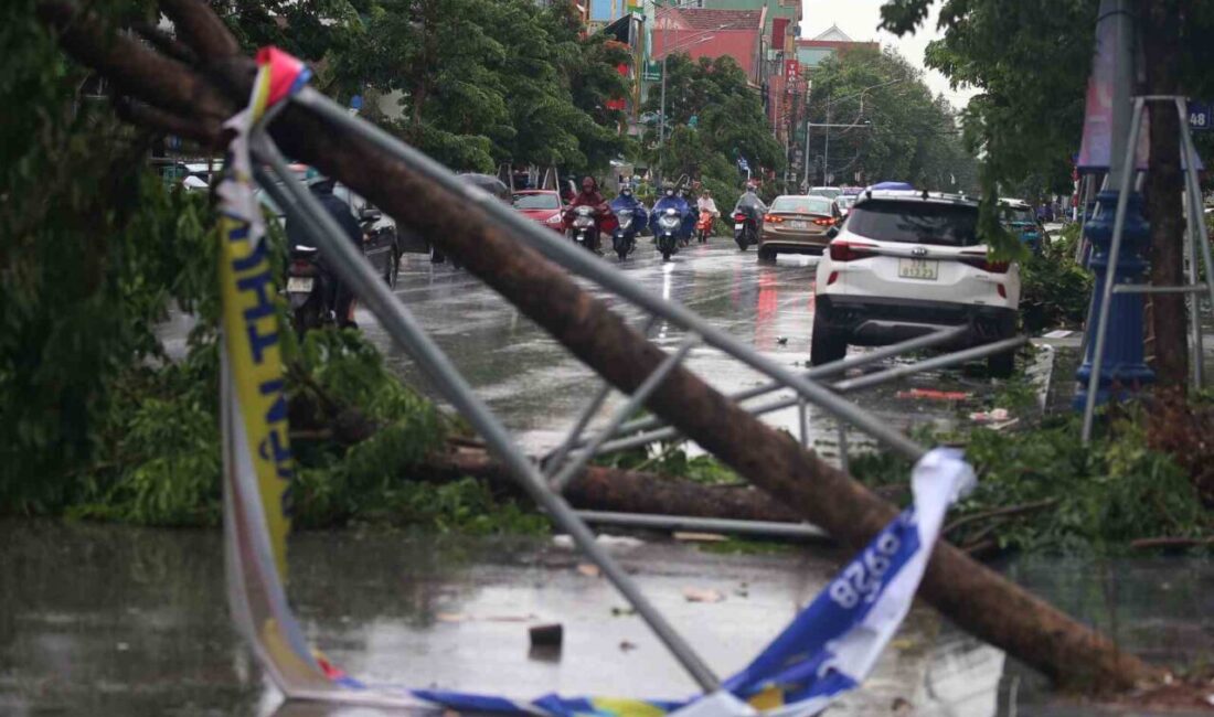 Vietnam’da dün karaya çıkan Kajiki Tayfunu nedeniyle 3 kişi hayatını