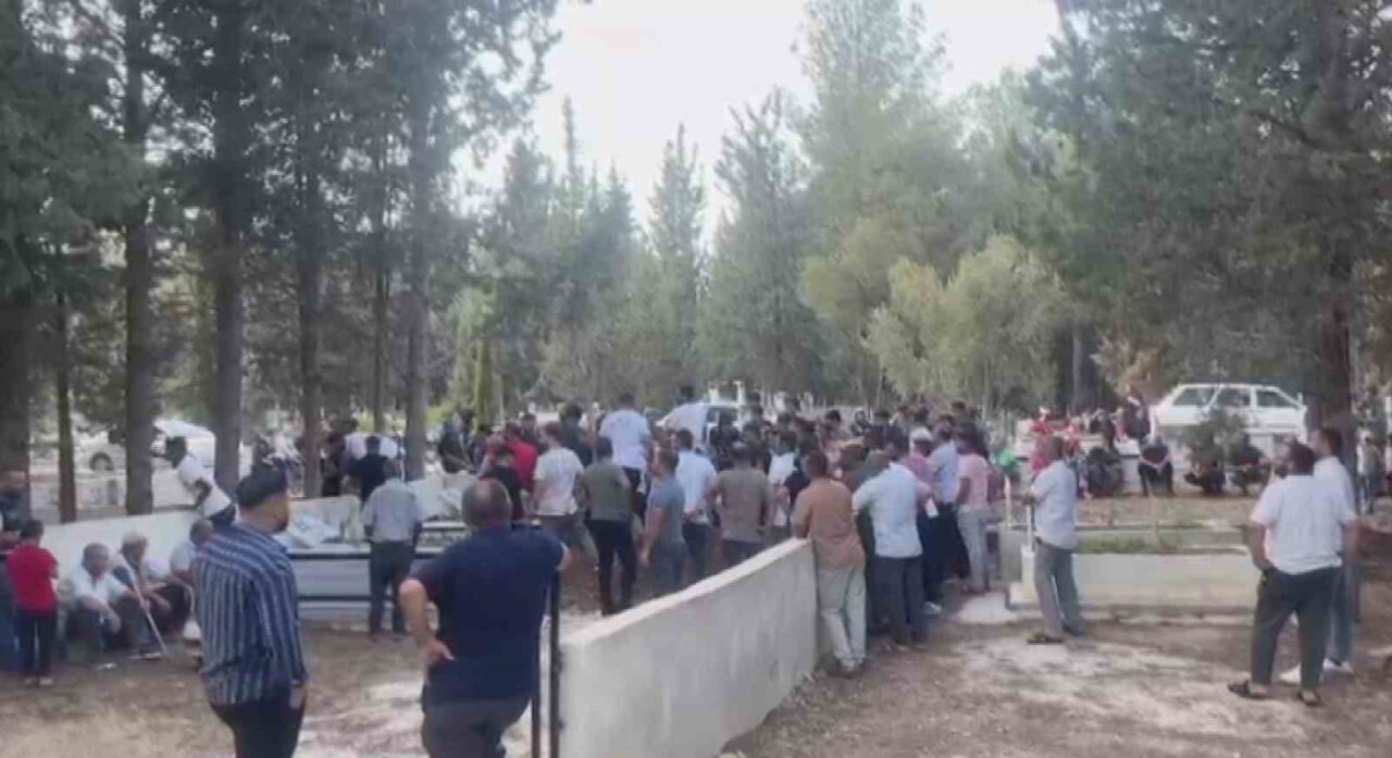 Hatay’da yaşadıkları evde çıkan yangında dumandan etkilenen 3 yaşındaki Asaf