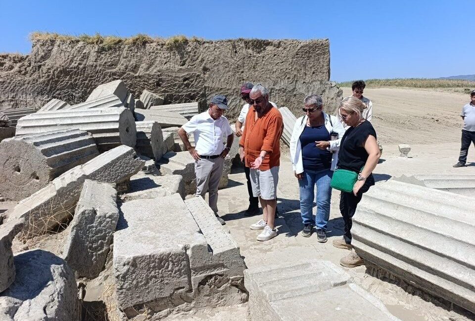 Aydın’ın Germencik ilçesindeki ‘Yarışlar Kenti’ olarak bilinen Magnesia Antik Kenti,