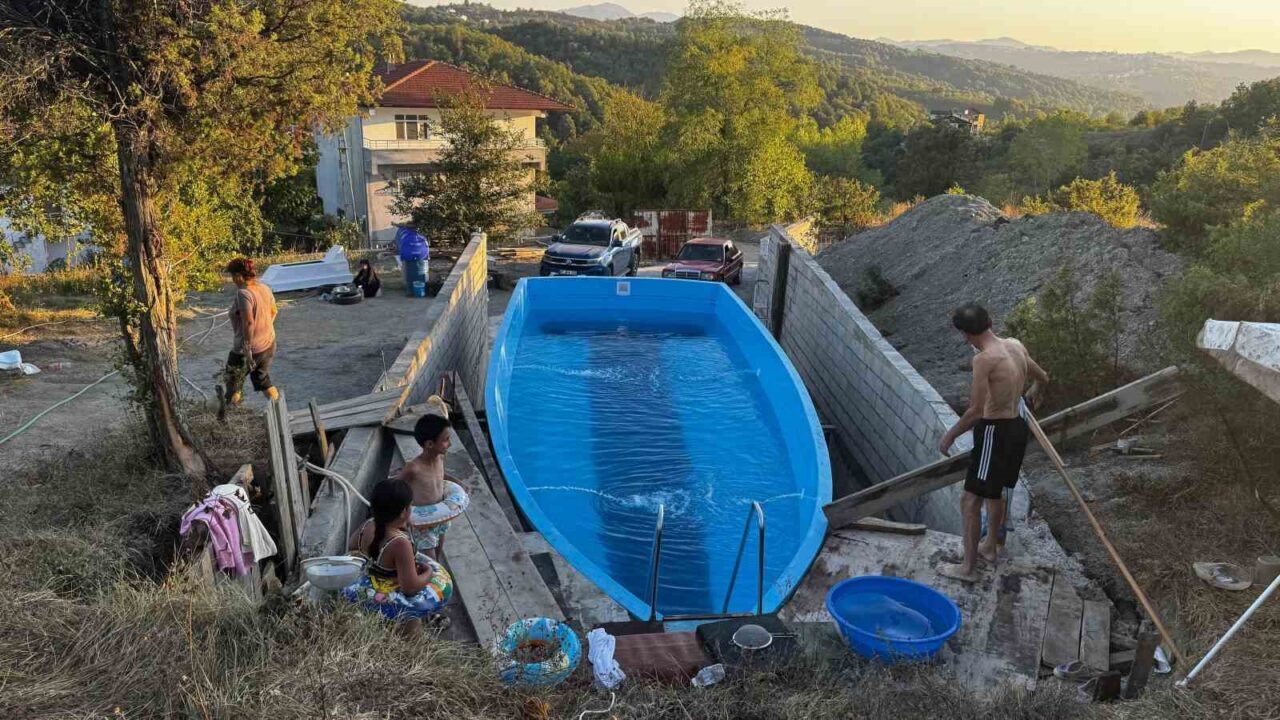 Zonguldak’ın Alaplı ilçesinde yat ustası Hikmet Demircan, İstanbul’da yat yapımında