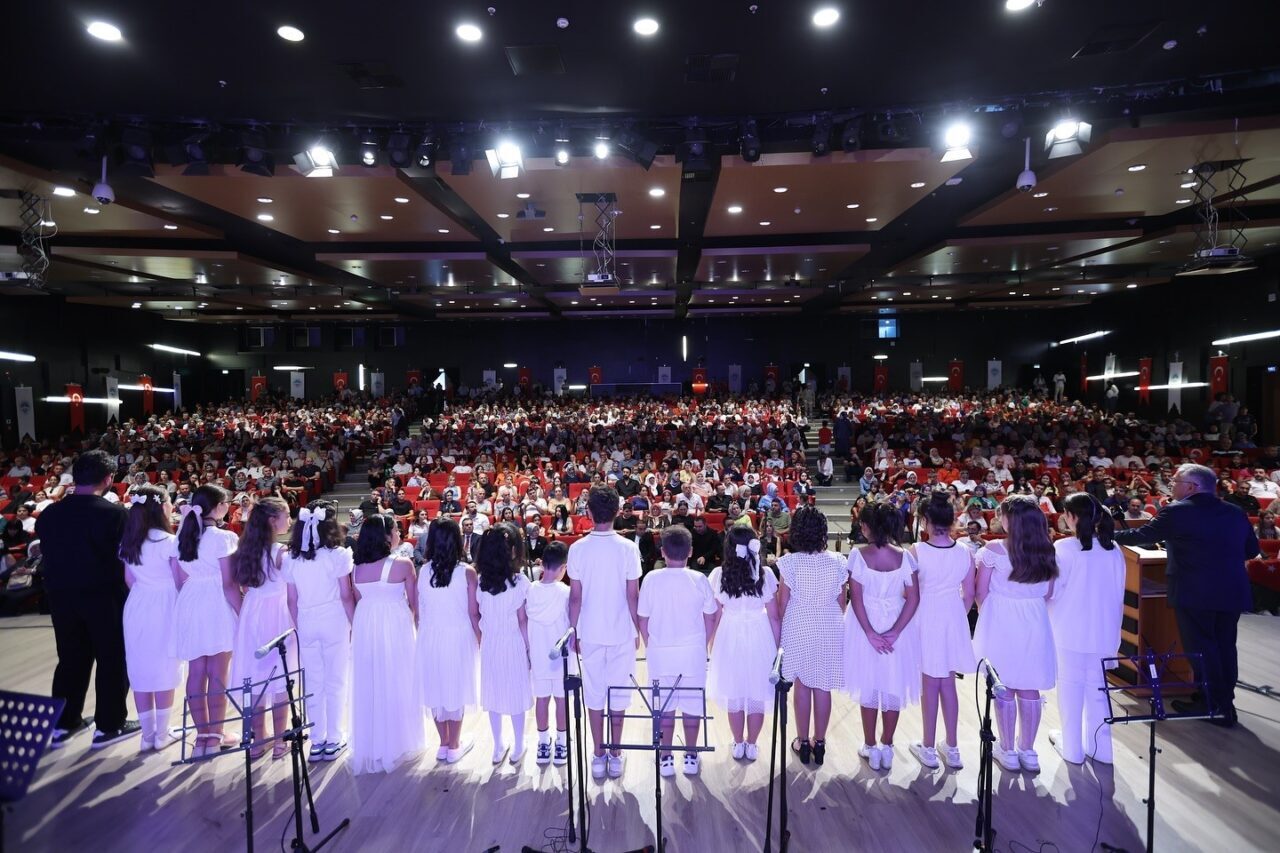 Kayseri Büyükşehir Belediye Başkanı Dr. Memduh Büyükkılıç; büyükşehir belediyesi tarafından