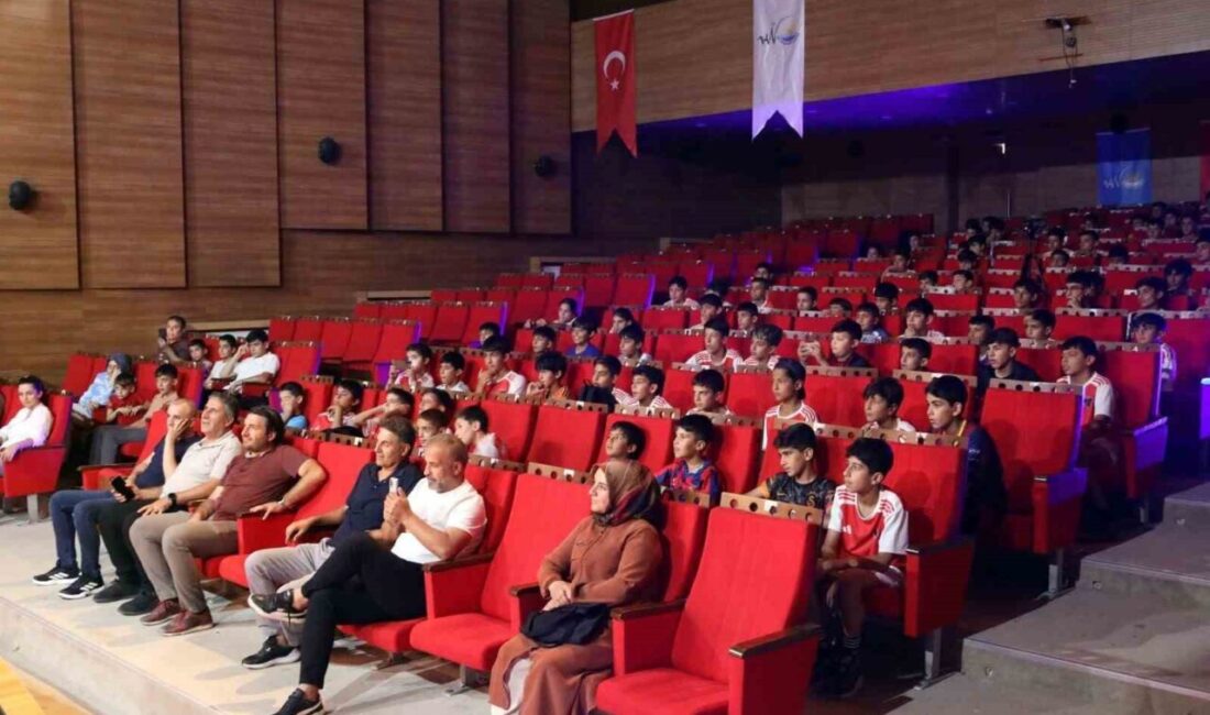 Van Büyükşehir Belediyespor Kulübü, yaz spor okullarında eğitim gören çocuklara