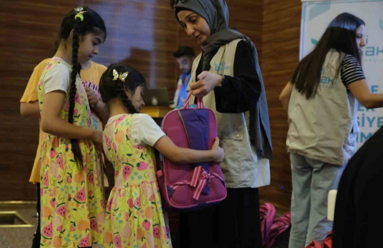 Yedi Başak İnsani Yardım Derneği, maddi zorluklar yaşayan üniversiteli gençlerin