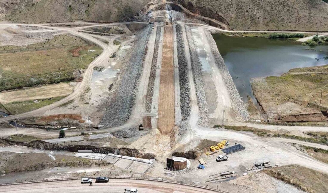 Bayburt’ta yapımı devam eden Yelpınar Göleti’nde çalışmalar aralıksız sürüyor. Devam