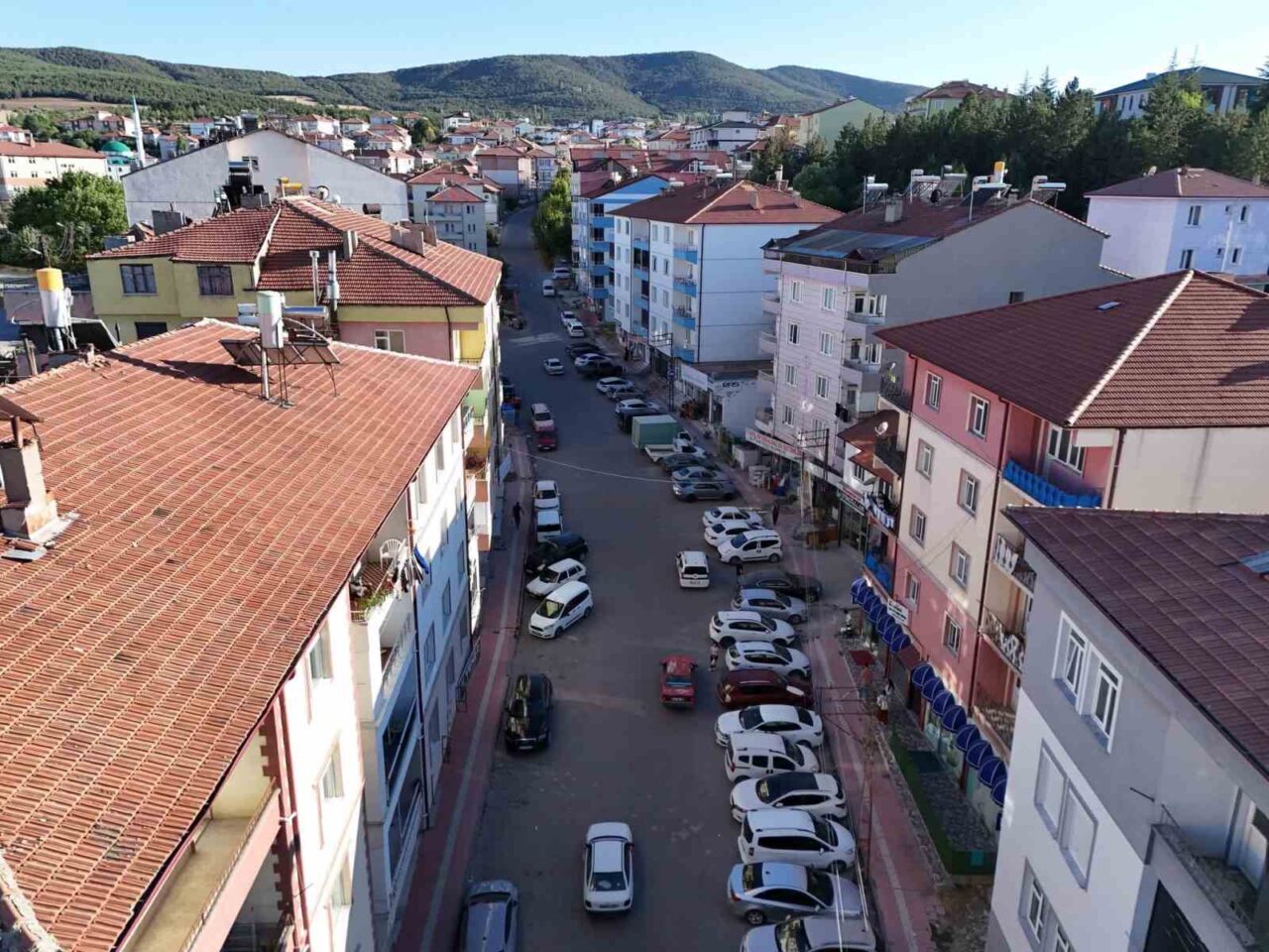 Akdağmadeni Belediye Meclisi’nin aldığı karar doğrultusunda ilçenin önemli güzergâhlarından biri