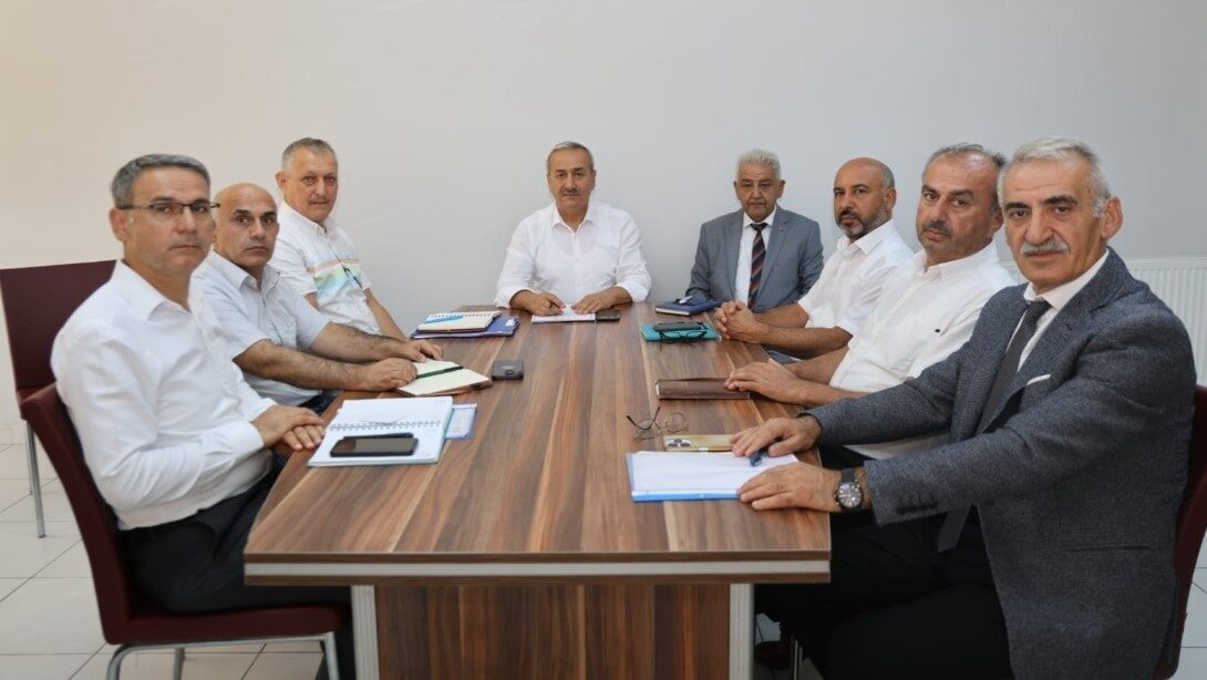 Karabük İl Millî Eğitim Müdürü Nevzat Akbaş başkanlığında yeni eğitim-öğretim