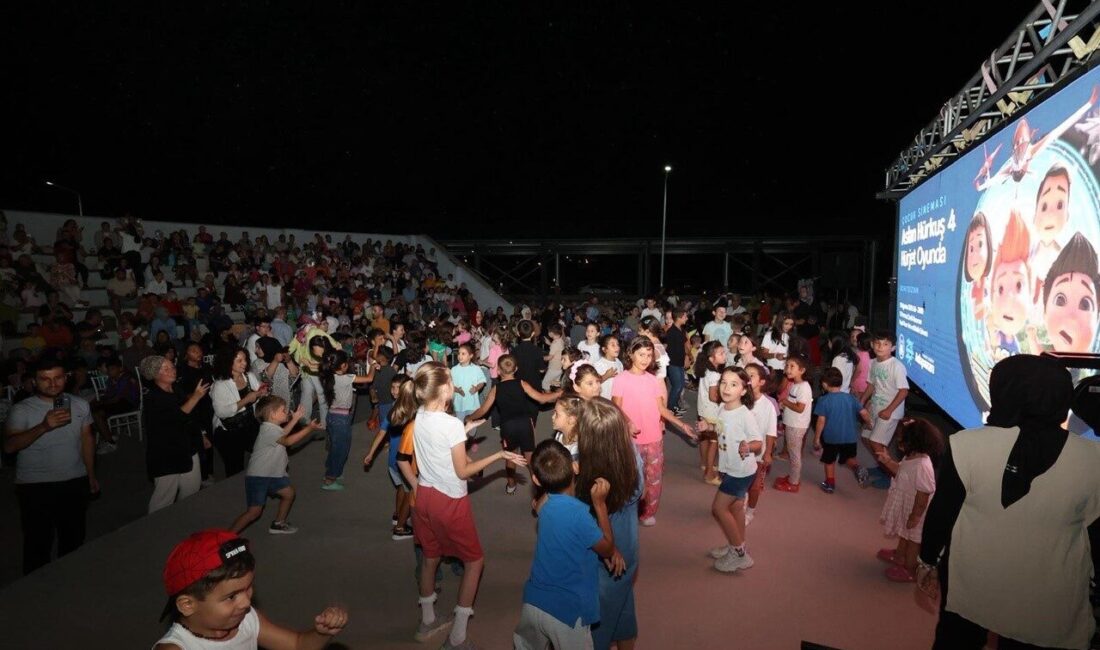 Adapazarı Belediyesi’nin “Yaz Seninle Güzel” sloganıyla sürdürdüğü yaz etkinlikleri çerçevesinde