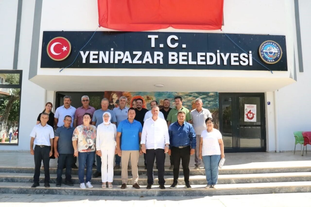 AK Parti Yenipazar ilçe teşkilatı, partilerine geçen Yenipazar Belediye Başkanı
