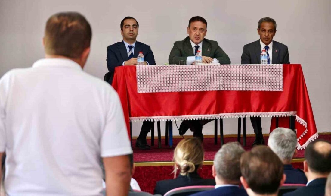 Bilecik’in Yenipazar ilçesinde, köy ve mahalle muhtarlarının katılımıyla toplantı düzenlendi.