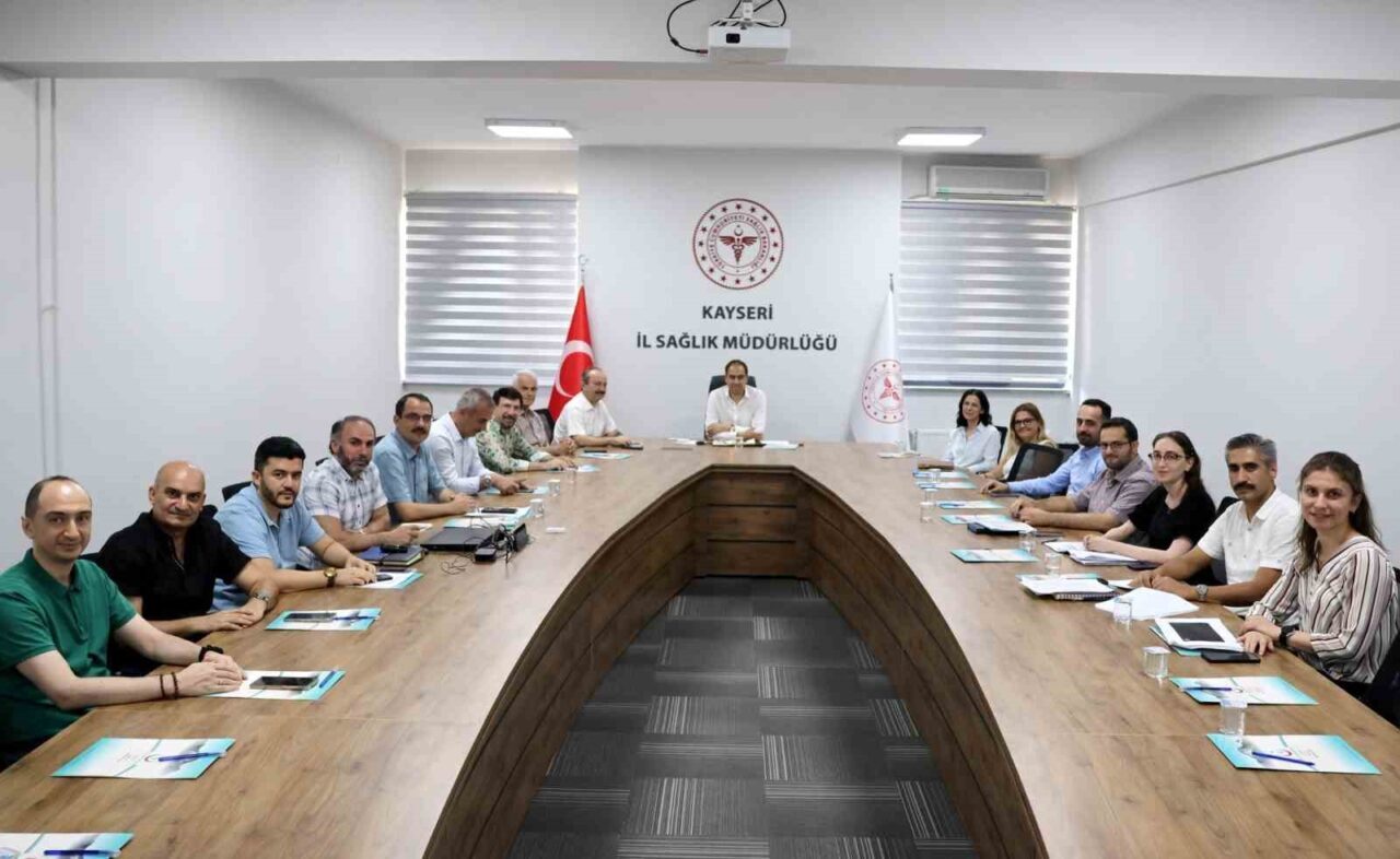 İl Sağlık Müdürü Dr. Mehmet Erşan başkanlığında gerçekleştirilen değerlendirme toplantısı;