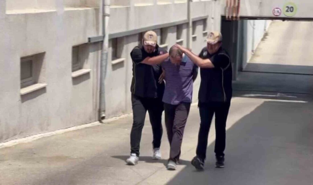 Adana’da polisin FETÖ/PDY Silahlı Terör Örgütü’ne yönelik yaptığı çalışmada aralarında