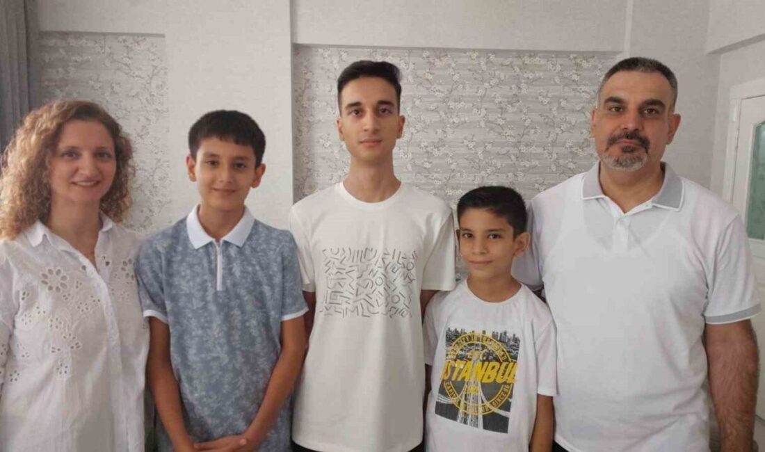 Yükseköğretim Kurumları Sınavı’nda (YKS) Türkiye birincisi olan Ahmet Eren Yurtseven,