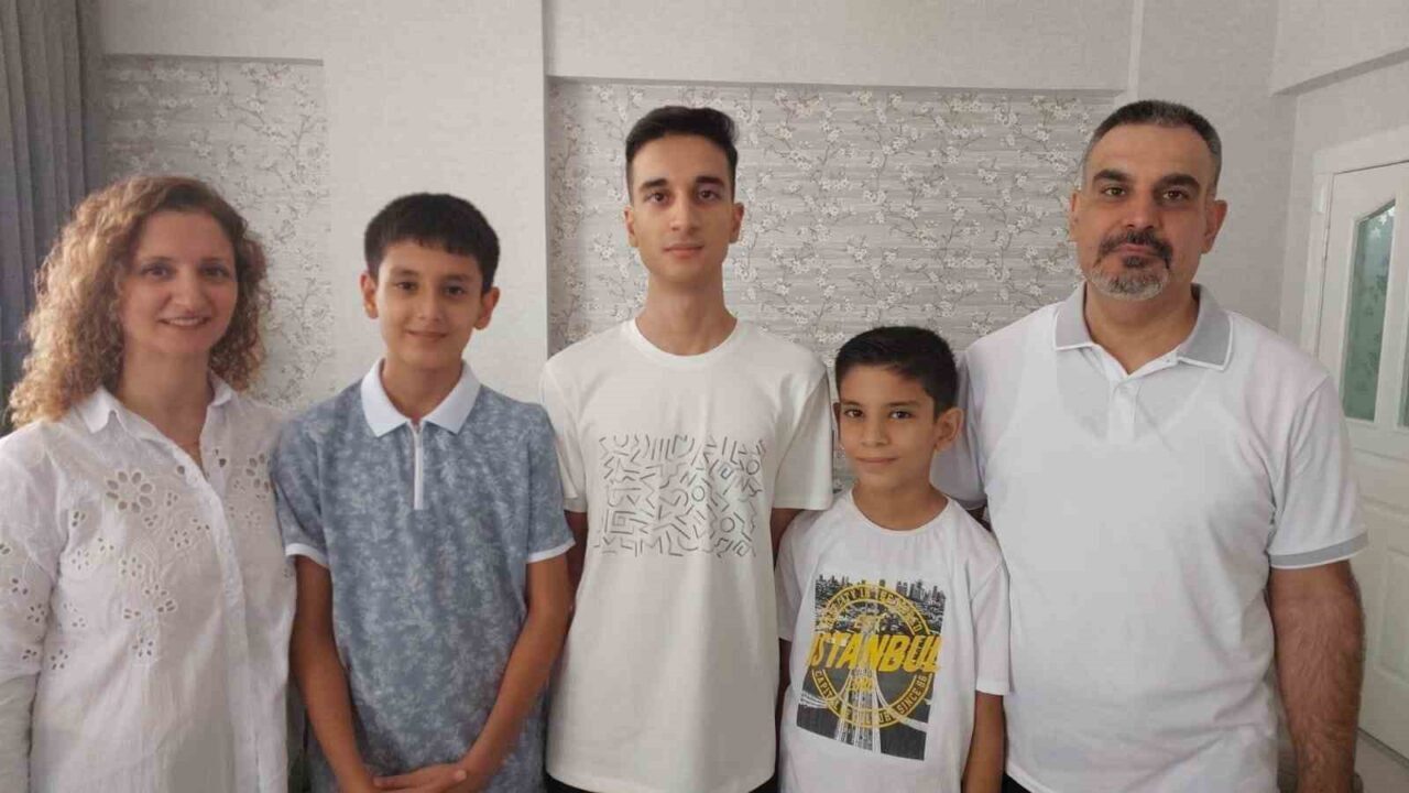 Yükseköğretim Kurumları Sınavı’nda (YKS) Türkiye birincisi olan Ahmet Eren Yurtseven,