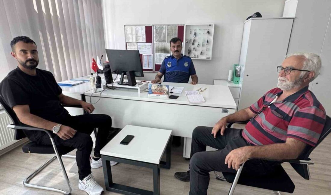 Çorum’da işe giderken yolda içerisinde altın olan bir çanta bulan