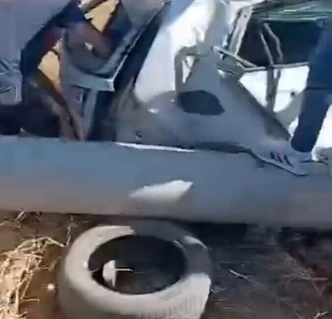 Diyarbakır’da, sürücüsünün direksiyon hakimiyetini kaybettiği araç yoldan çıkarak bariyer ve