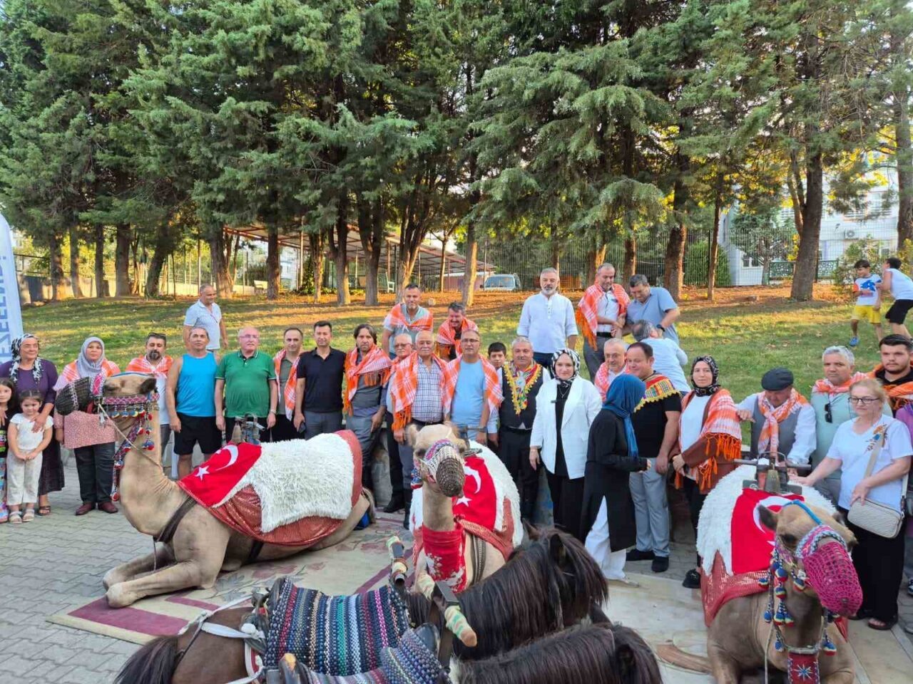 Denizli’de develerle yapılan Yörük göçü, kıl çadırlar, geleneksel ikramlar ve