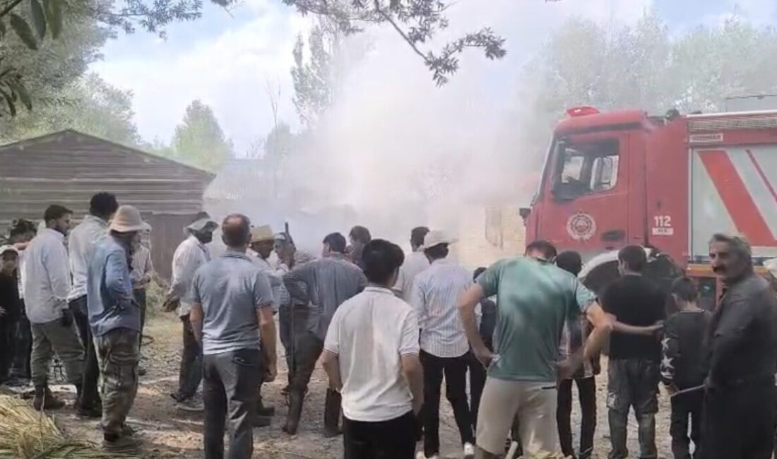 Hakkari’nin Yüksekova ilçesinde çıkan yangında bin bağ ot kül oldu.