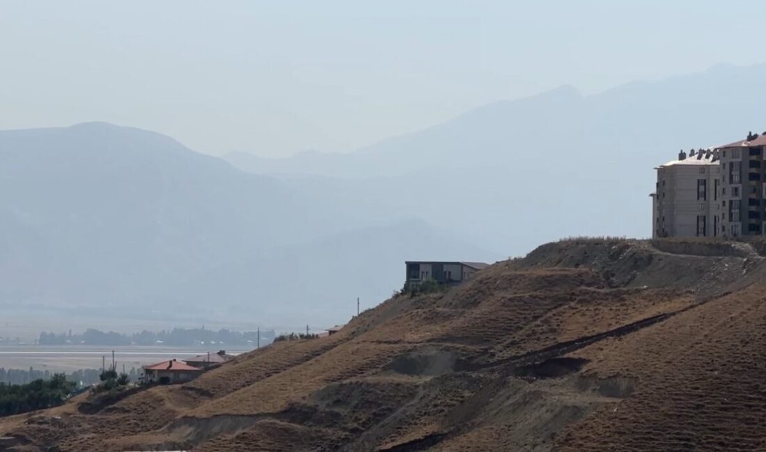 Suriye ve Irak üzerinden gelen toz bulutu, Türkiye’nin birçok bölgesinde