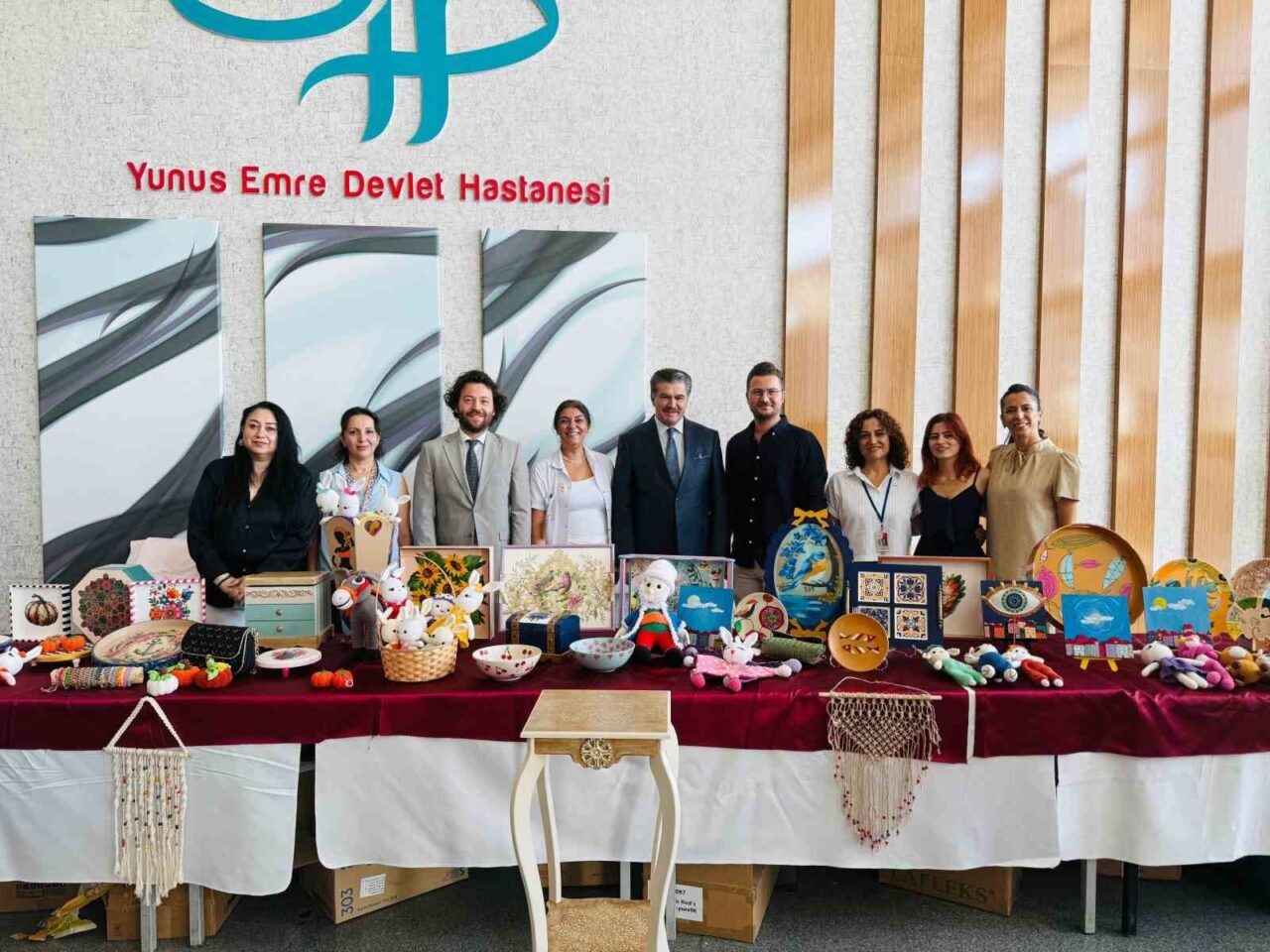 Eskişehir’de bulunan Yunus Emre Devlet Hastanesi’nde Psikiyatri Servisi hastaları ve