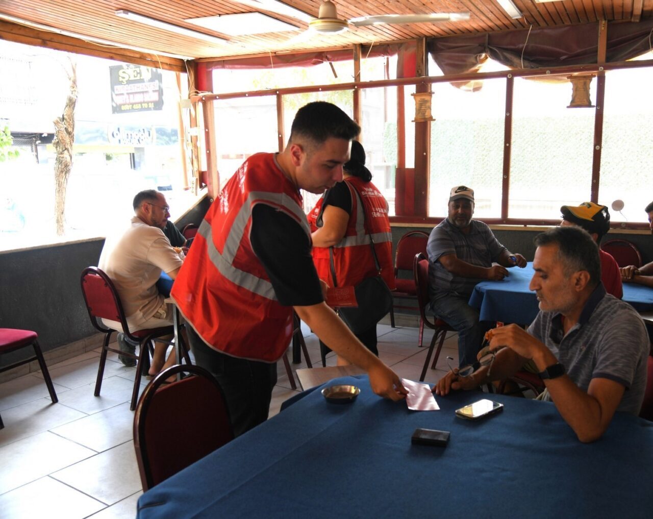 Yunusemre Belediyesi, ilçede esnafla birebir iletişim kurmak amacıyla başlattığı Esnaf