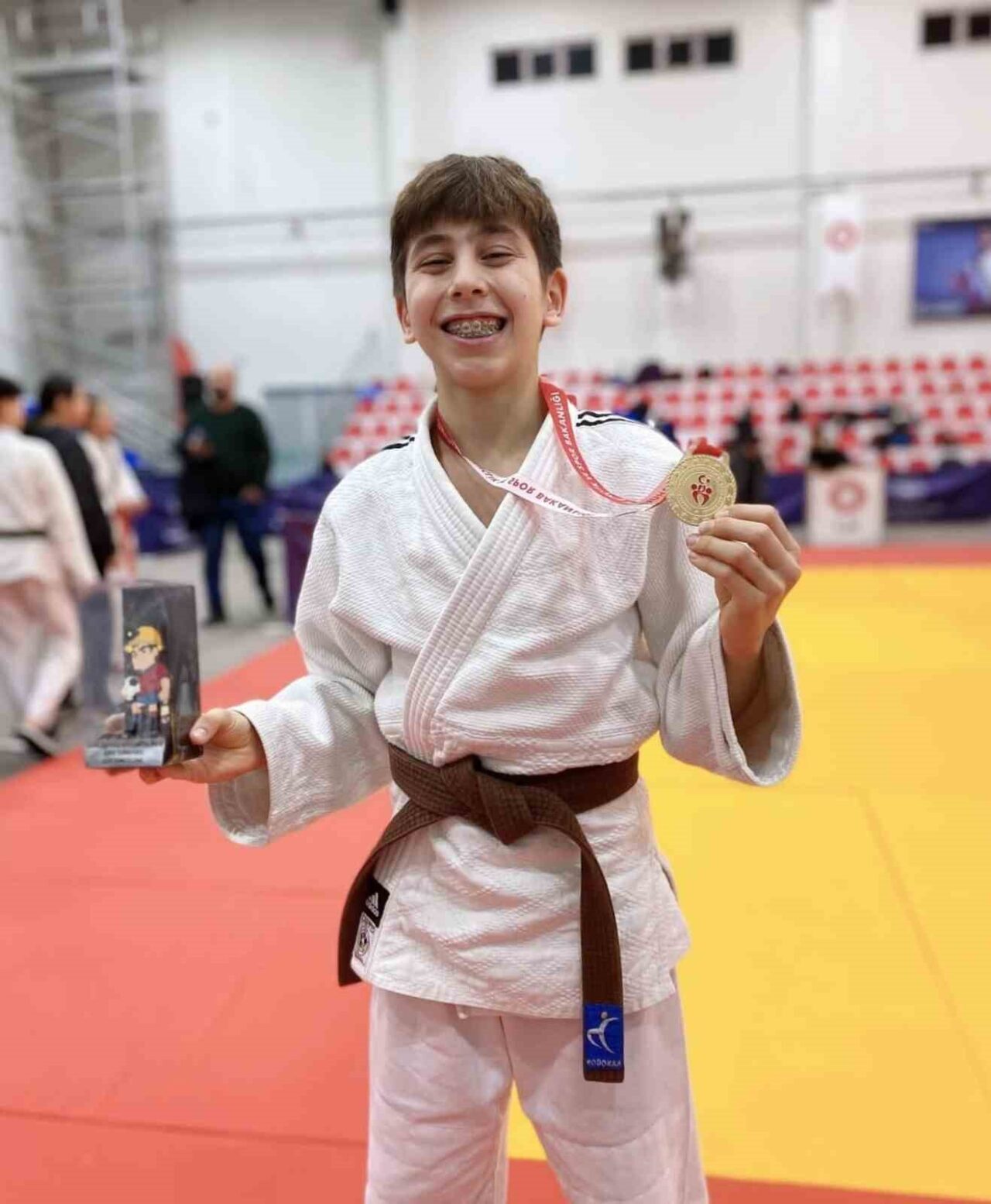 Yunusemre Belediyespor’un sporcuları, güreş ve judo dallarında düzenlenen Anadolu Yıldızlar