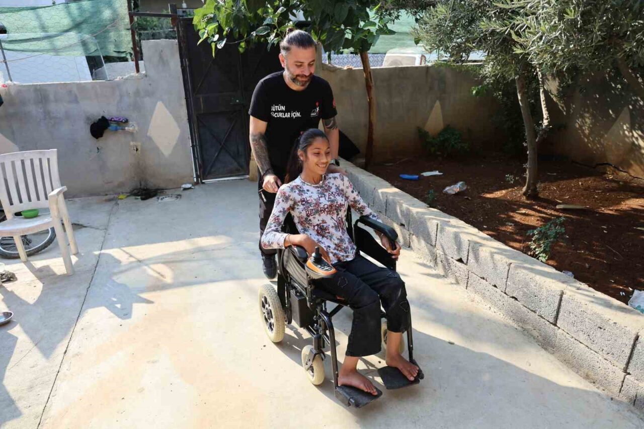 Adana’da ‘Bir genç odası hayalim var’ diyen 13 yaşındaki engelli