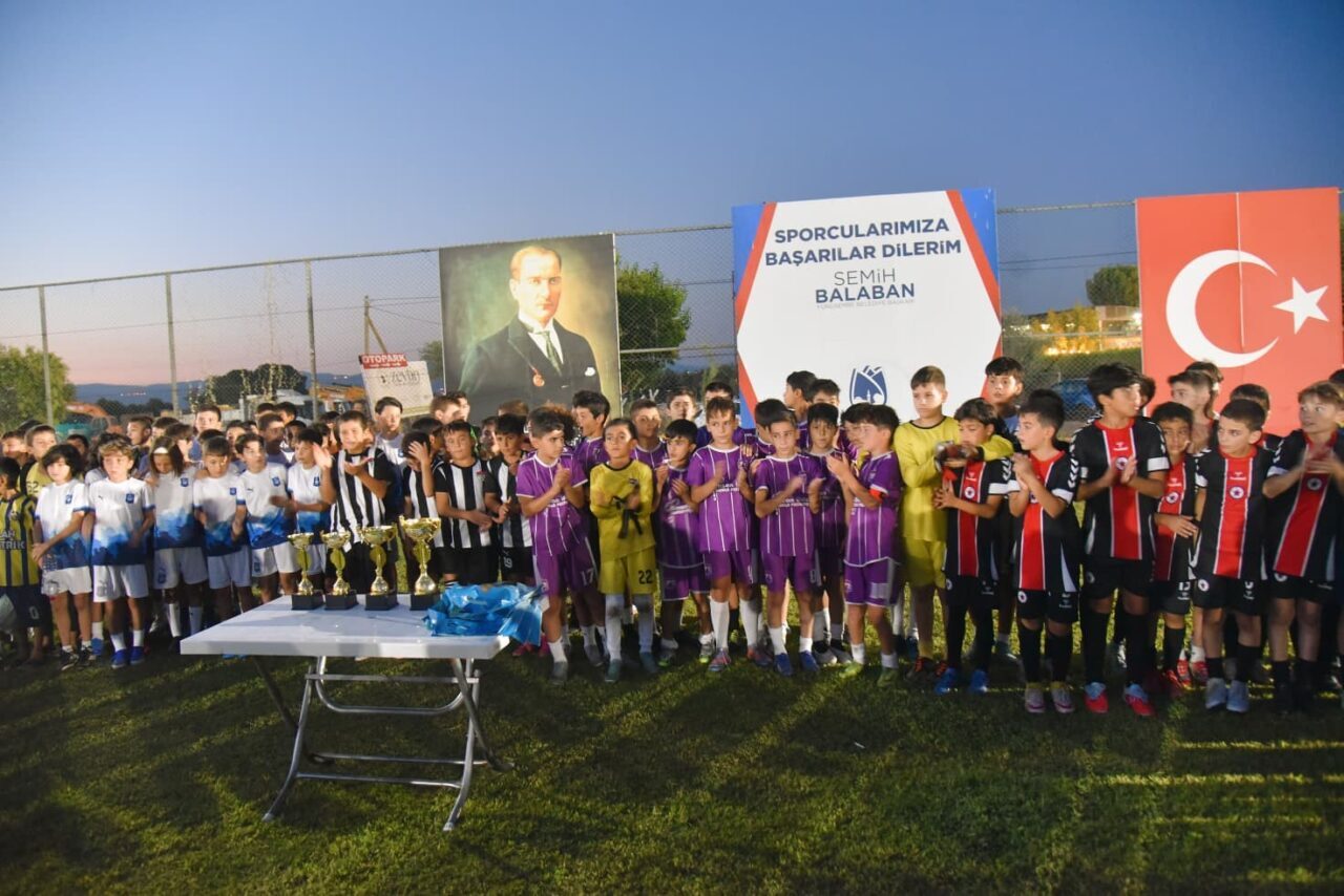 Yunusemre Belediyesi 30 Ağustos Zafer Bayramı Futbol Turnuvası, 16 takımın