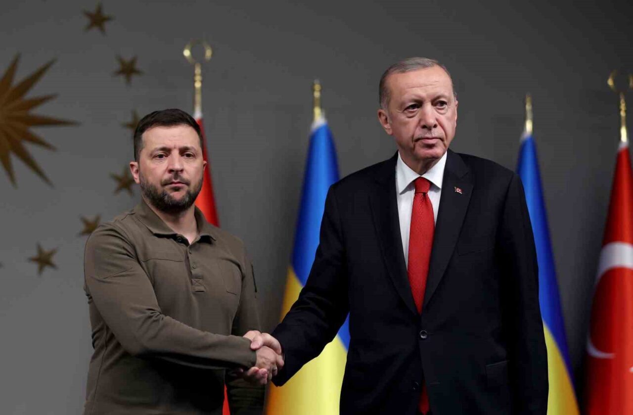 Ukrayna Devlet Başkanı Vladimir Zelenskiy, Cumhurbaşkanı Recep Tayyip Erdoğan’a Ukrayna’ya