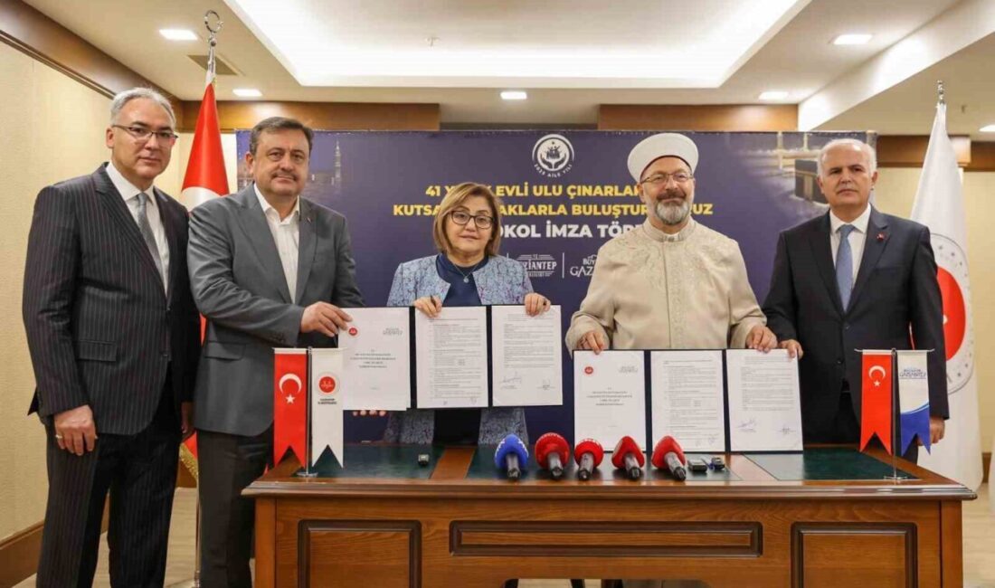 Gaziantep Büyükşehir Belediyesi’nin, 2025 Aile Yılı kapsamında başlattığı “Umre Ziyareti”