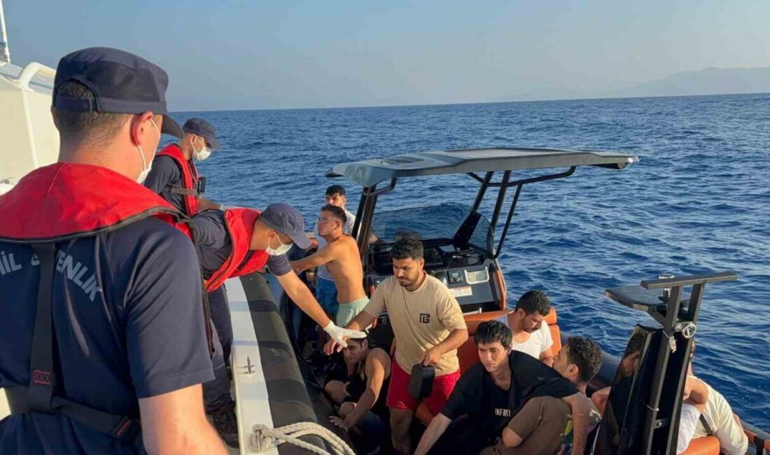 Muğla’nın Dalaman ilçesi açıklarında bindikleri lastik botun arızalanması üzerine sürüklenen