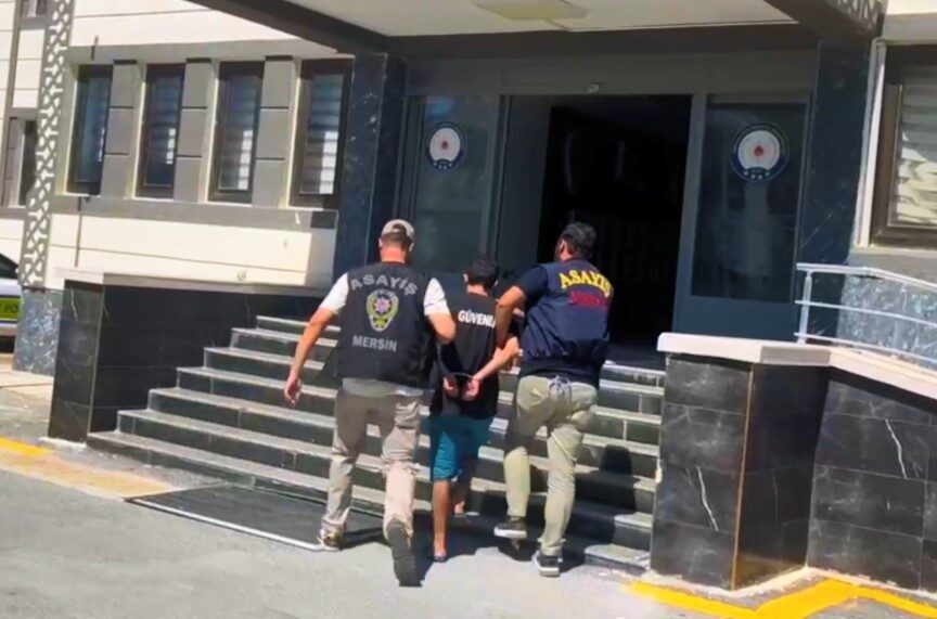 Mersin polisi, çeşitli suçlardan 17 aranma kaydı bulunan ve 27