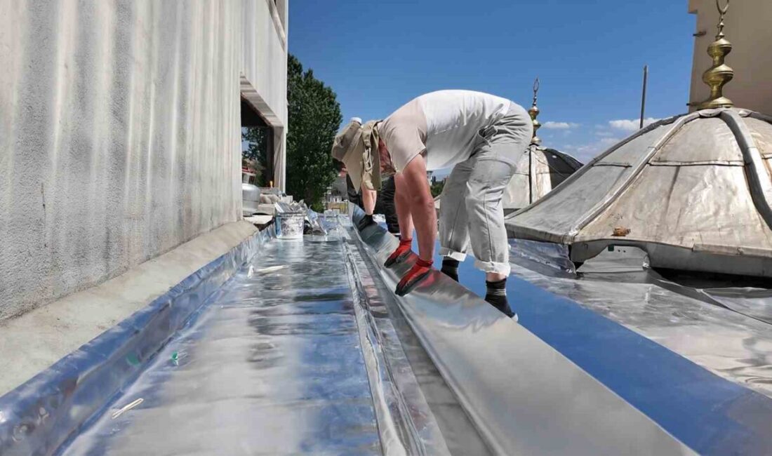 Trabzon’un Akçaabat ilçesi nüfusuna kayıtlı Mahmut Yanık, 25 yıldır camilerin