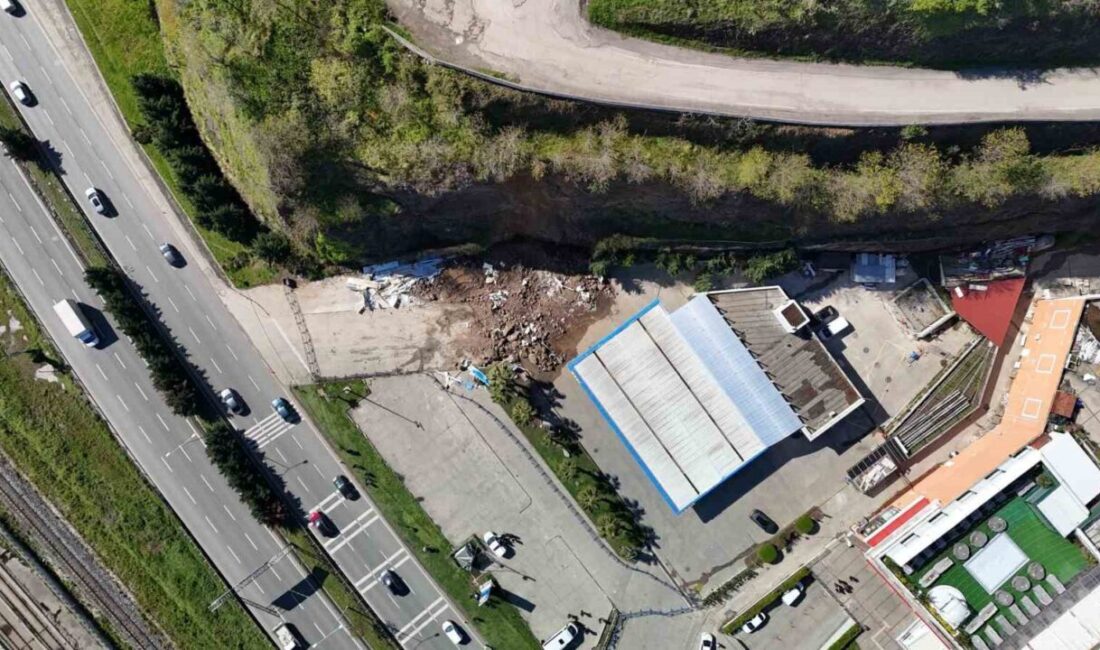 Samsun’da akaryakıt istasyonunda baba ve 2 çocuğunun hayatını kaybettiği heyelan