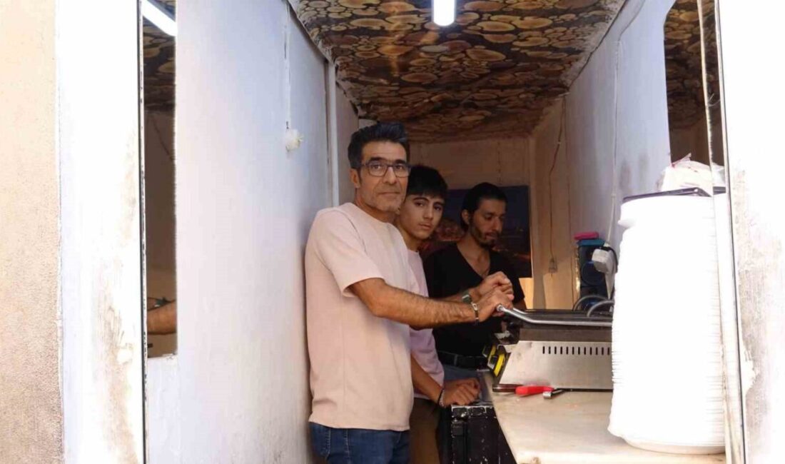 Mardin’in Artuklu ilçesinde yalnızca 3 metrekarelik dükkanda 27 yıldır tost