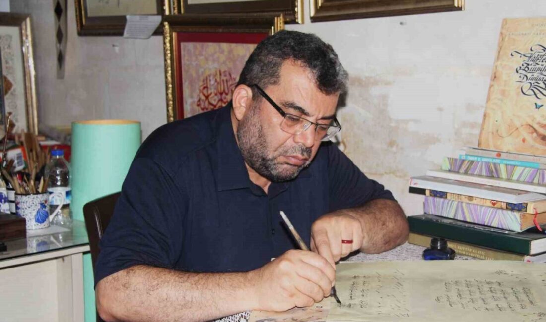 Gaziantep’te yaşayan hattat Mehmet Bali, gençlik yıllarında ilgi duymaya başladığı