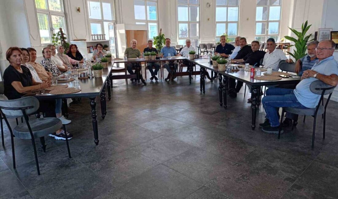 Bilecik’te bir lisede birlikte eğitim gören arkadaşlar, 46 yıl sonra