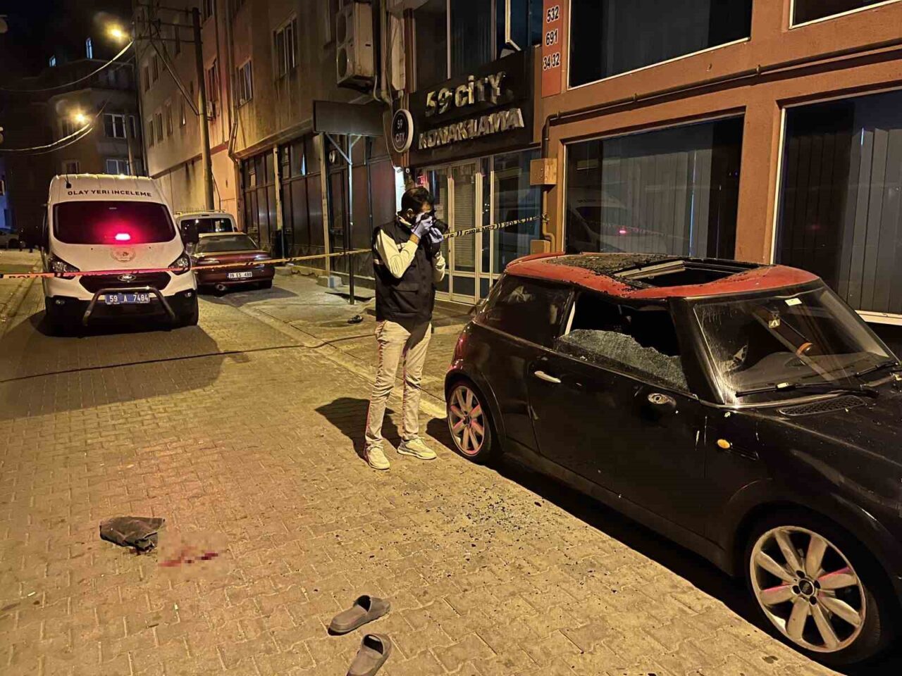 Tekirdağ Çorlu’da gece yarısı bir binanın 5. katından düşen genç