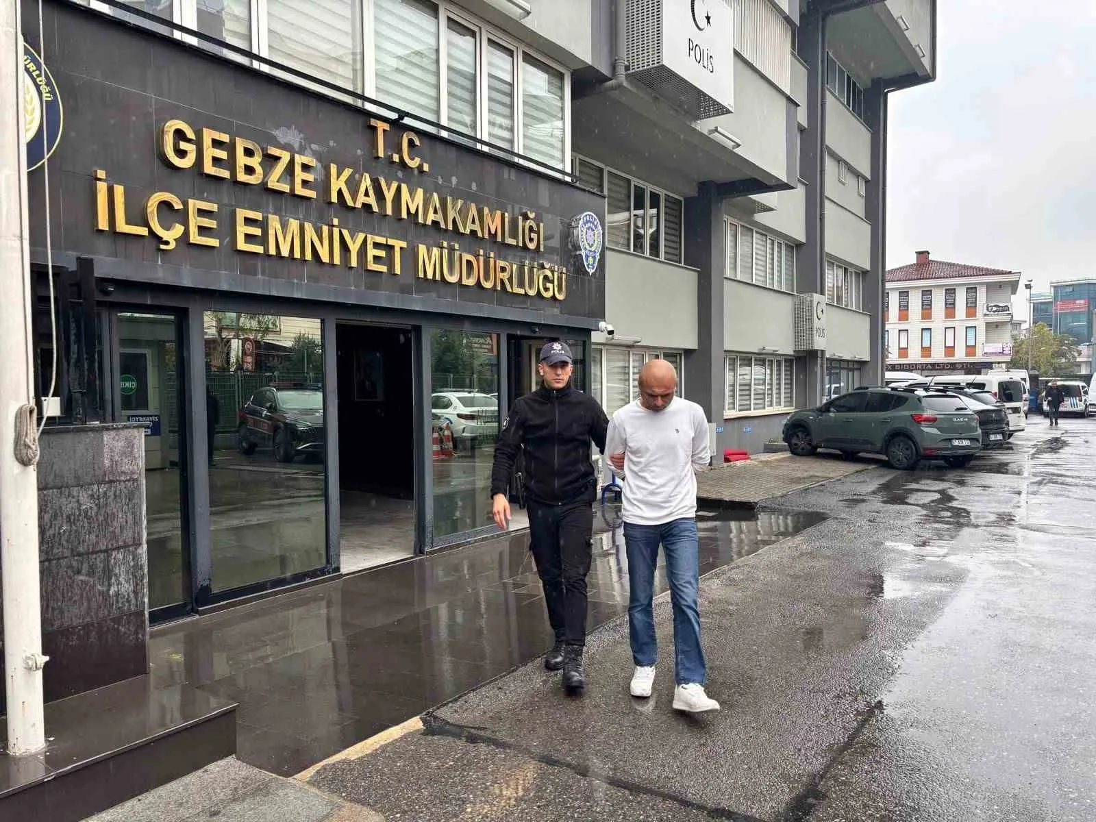 Kocaeli’de hakkında kesinleşmiş 5 yıl 9 ay hapis cezası bulunan