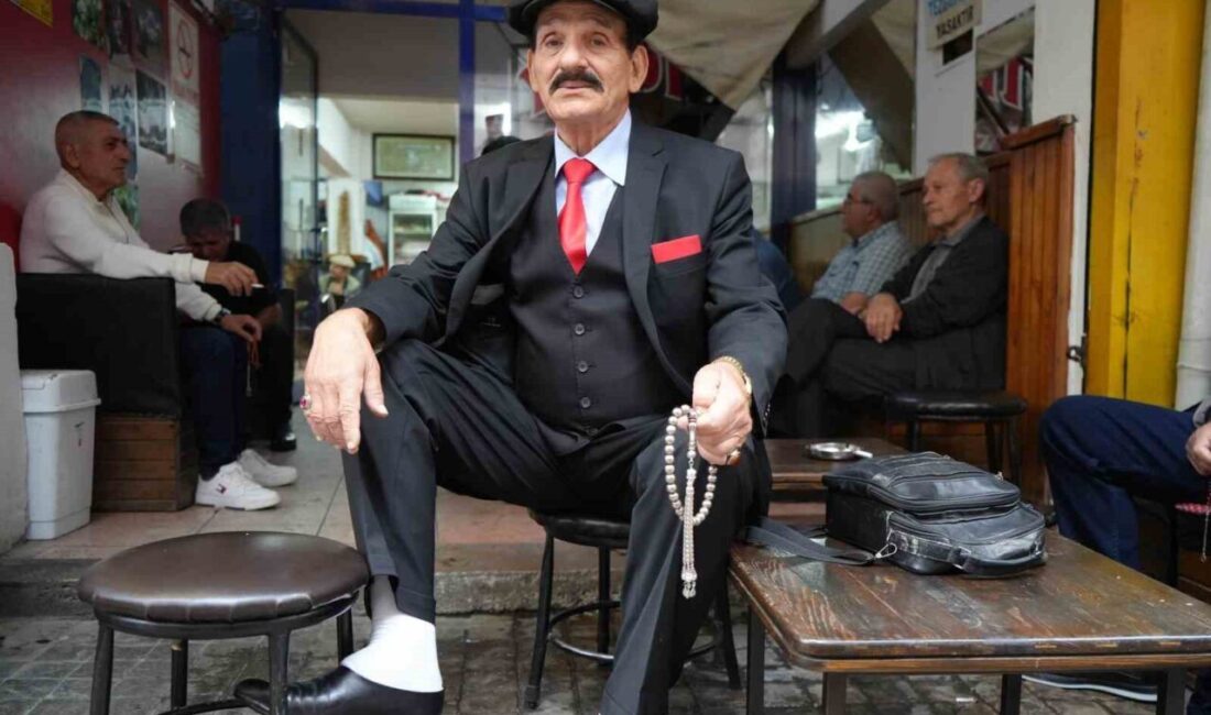 Samsun’da, 50 yıldır topuklu kundura ve takım elbisesiz sokağa adım