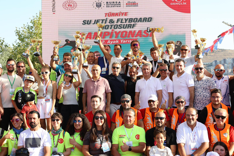 Gemlik, 30 Ağustos Zafer Bayramı coşkusunu sporla birleştirerek spor kenti