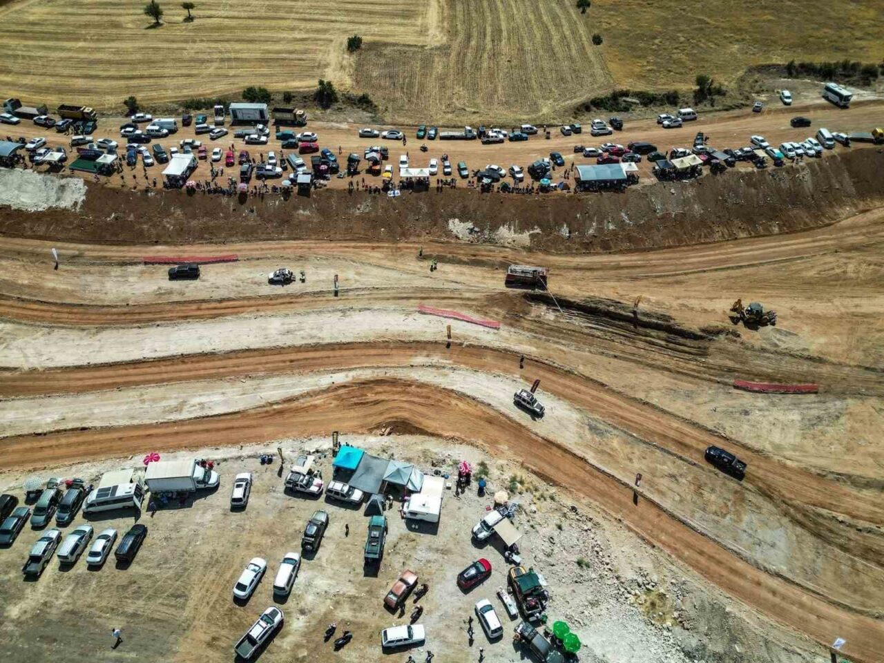 road yarışları, adrenalin dolu anlara sahne oldu. Yarışlar bölgedeki farklı