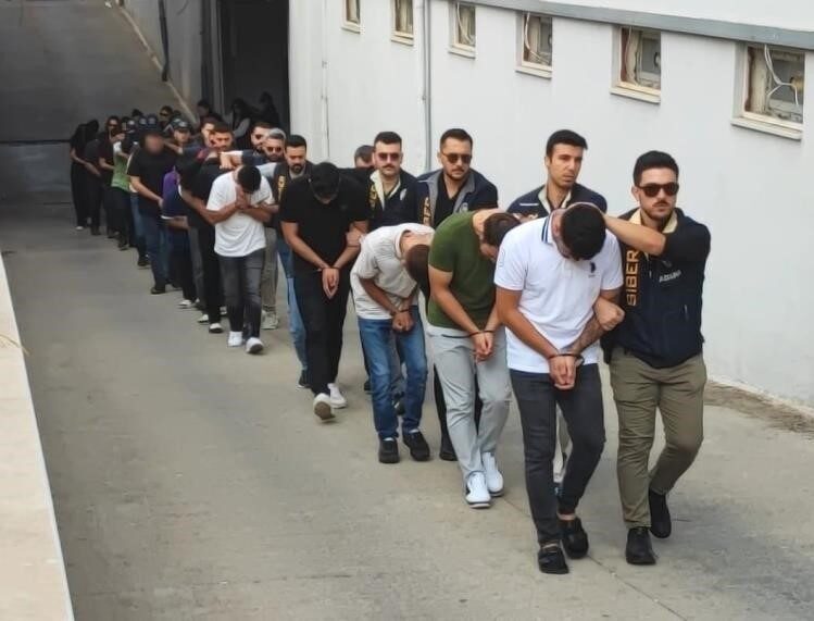 Adana merkezli 3 ilde yapılan yasadışı bahis operasyonunda adliyeye sevk