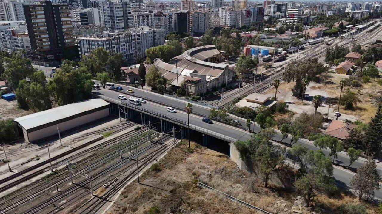 Adana’da Yüksek Hızlı Tren Projesi kapsamında çalışmalar devam ederken, 1962