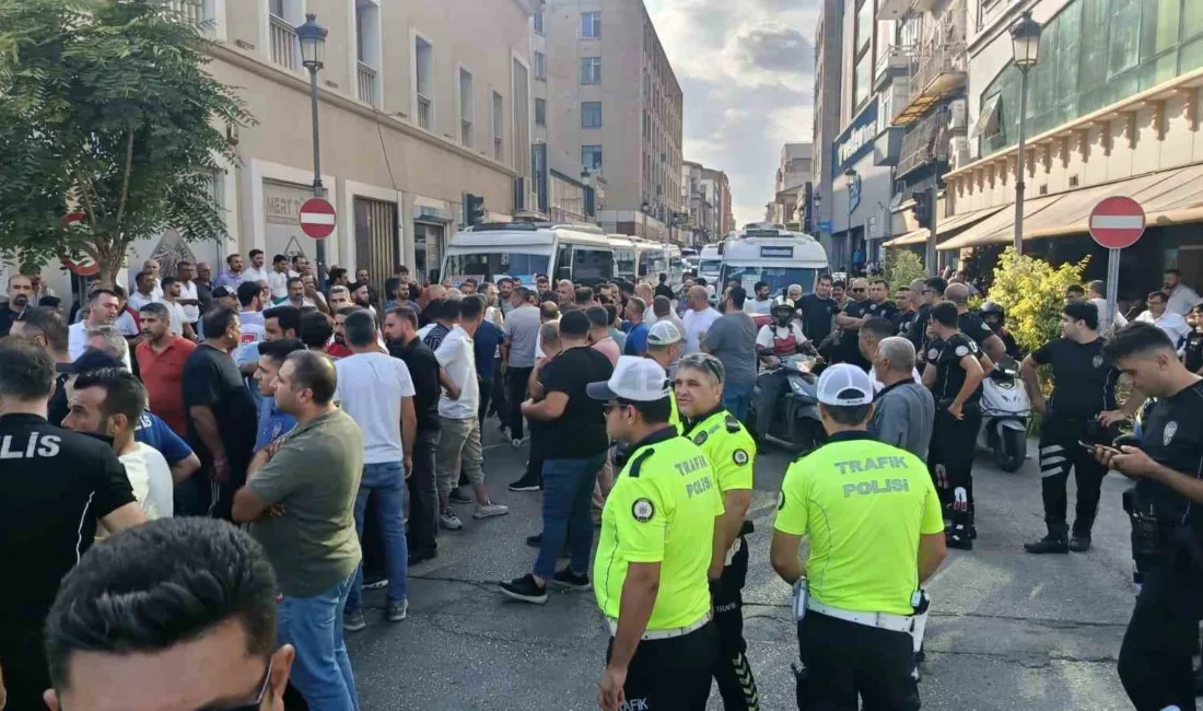 Adana’da Kiremithane dolmuşlarının Abidinpaşa Caddesi’ne girişleri Adana Büyükşehir Belediyesi Ulaşım