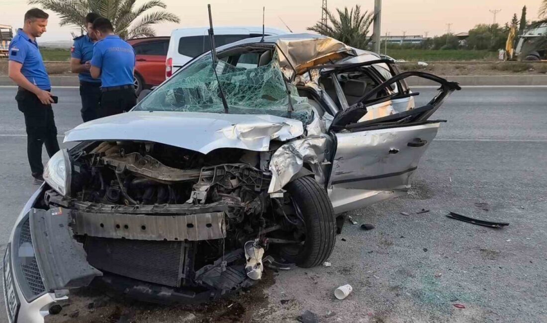 Adana’da infaz koruma memurlarının bulunduğu otomobil ile hafriyat kamyonunun çarpıştığı