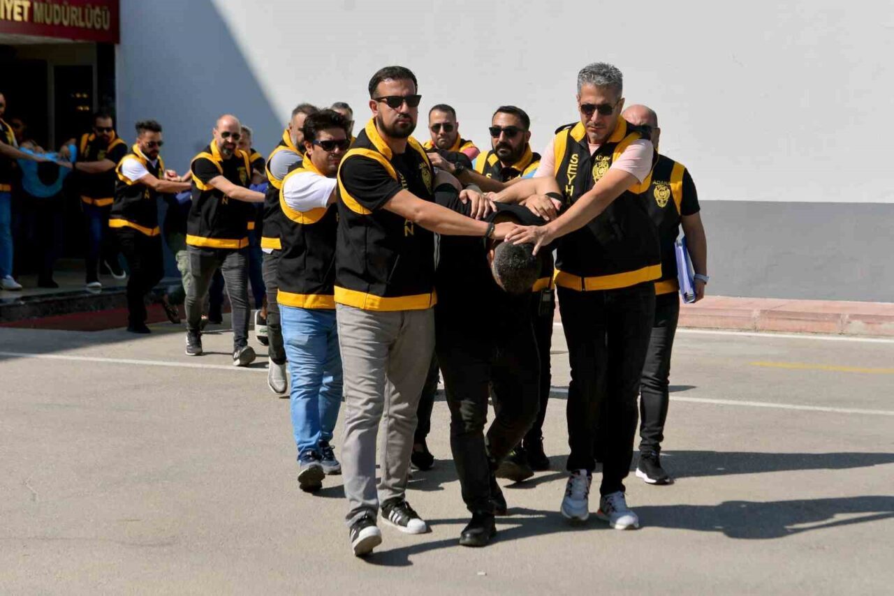 Adana’da otopark sahibini telefonla arayıp 5 milyon lira haraç isteyen,