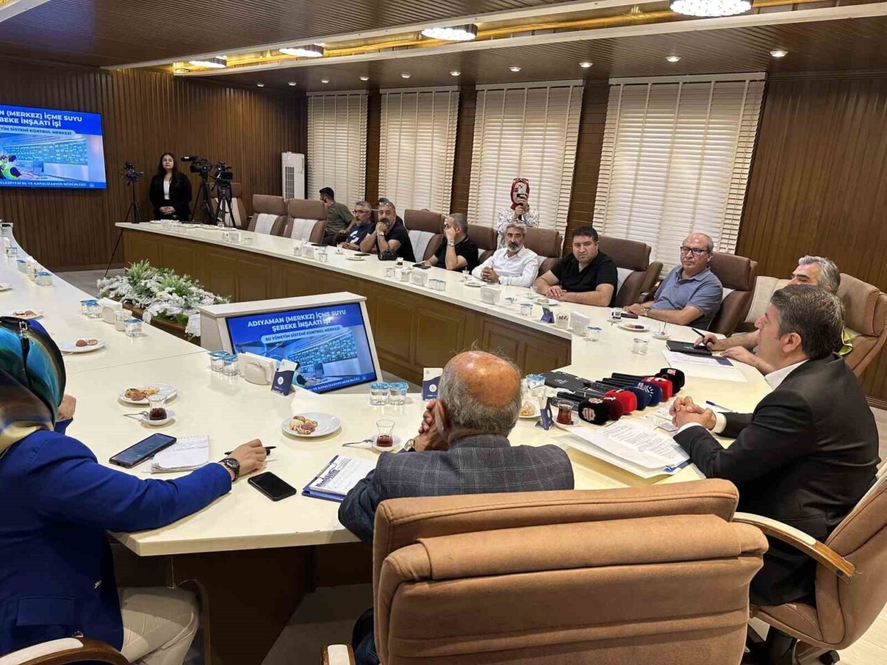 Adıyaman Belediyesi, deprem sonrası yorgun altyapıyı tarihe gömüyor. 450 kilometresi