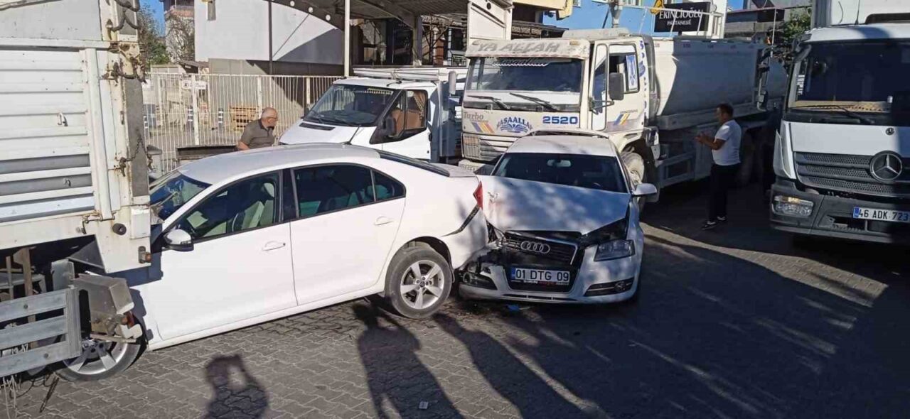 Adıyaman’ın Gölbaşı ilçesinde 4 araç bir birine girerek zincirleme trafik