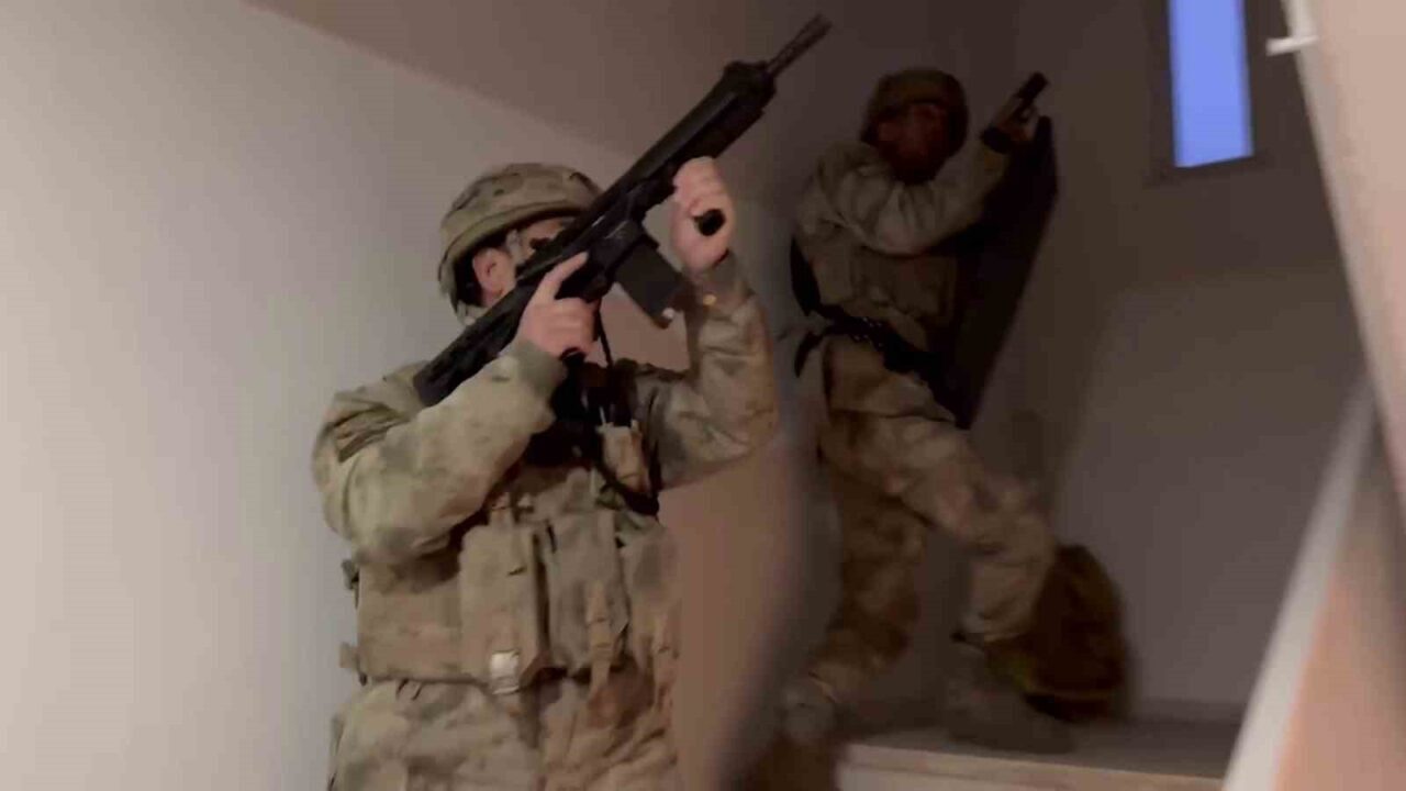 Adıyaman İl Jandarma Komutanlığı ekiplerince yapılan DAEŞ operasyonunda 1 şahıs